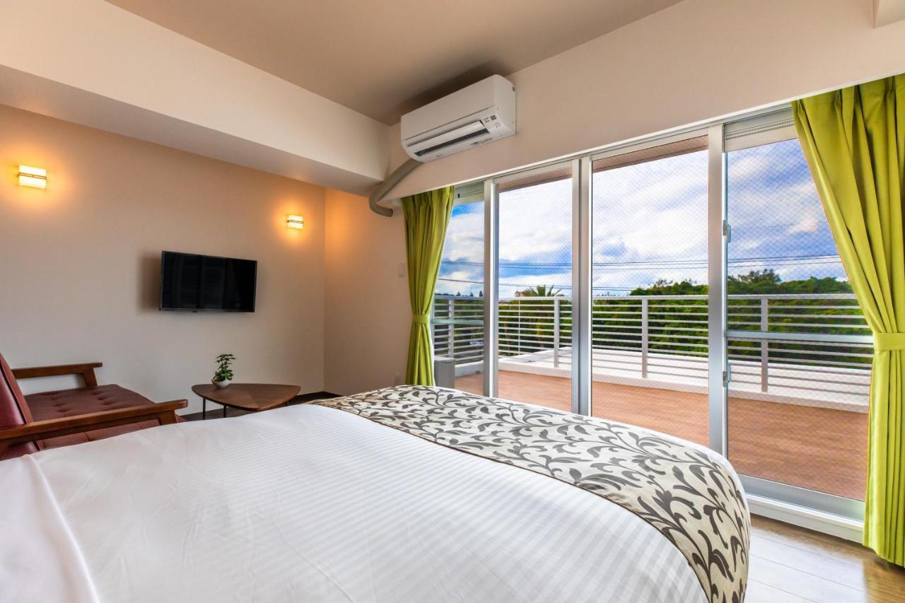 Mr Kinjo 万座ビーチ前 Aparthotel Onna Εξωτερικό φωτογραφία